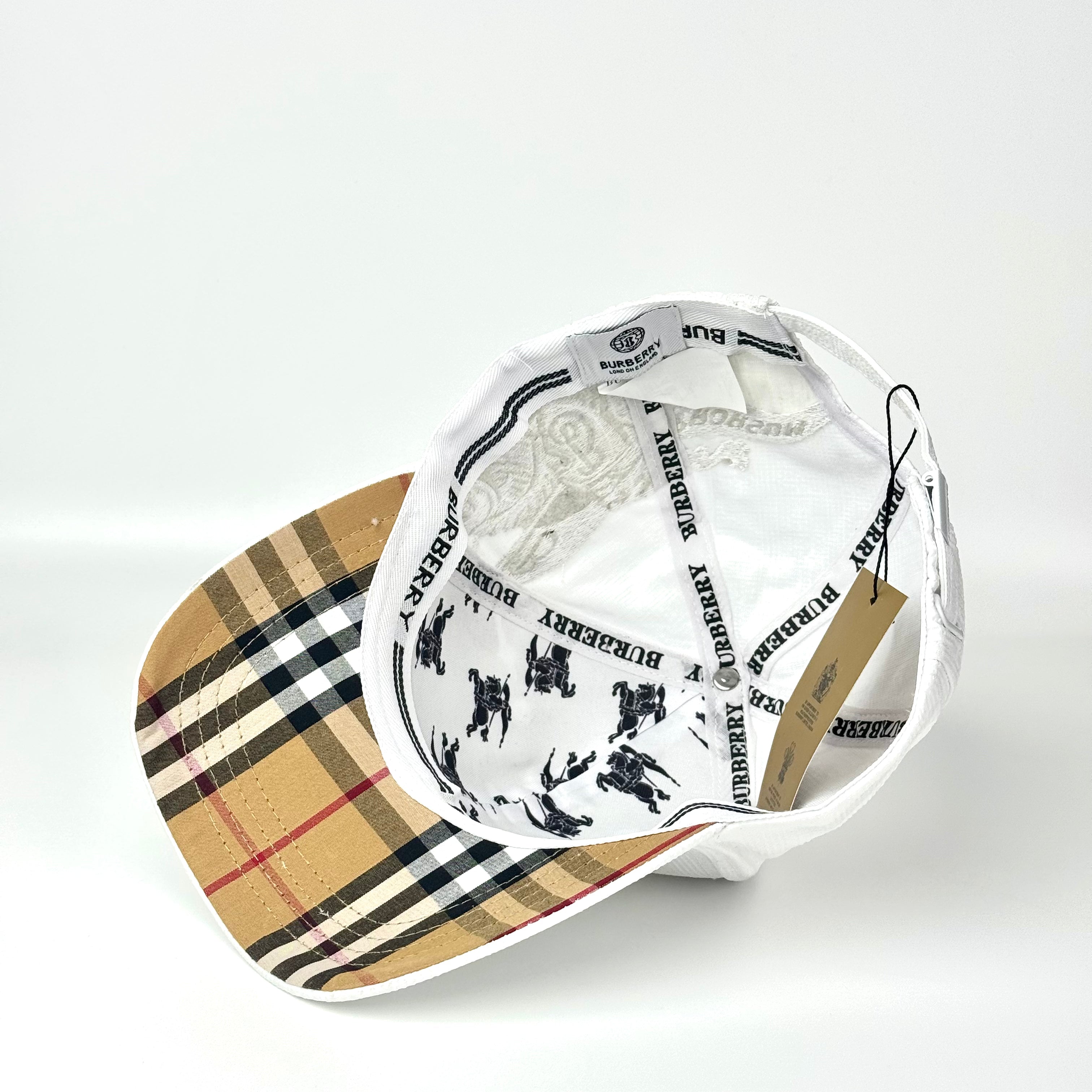 BRBRY White Cap